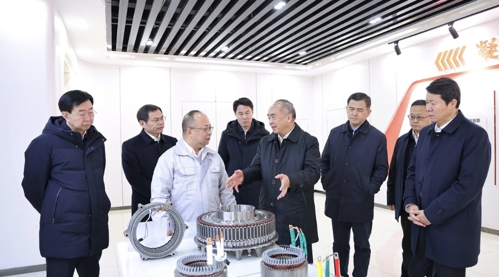 开足马力“赶订单”，，奋力冲刺“开门红”  | 山东省委书记林武调研人生就是博官方网站临沂工厂新能源电驱动项目